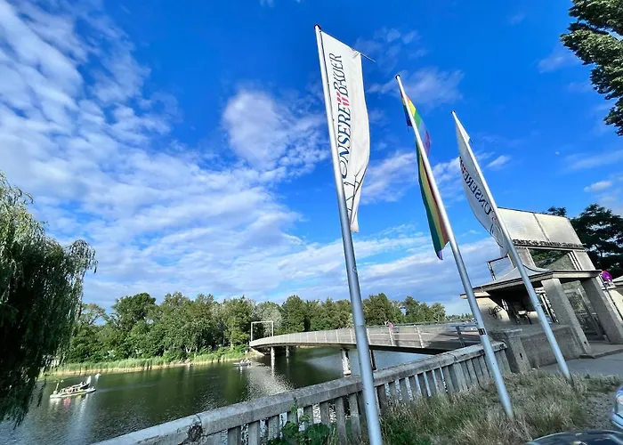 Momentic - Riverside